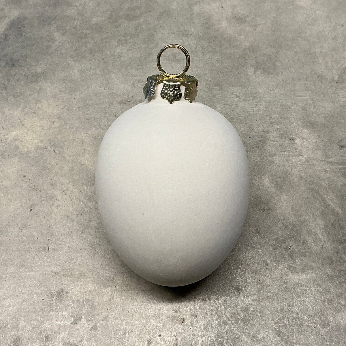 Oval hanging ornament 8x6 cm Imagen principal del producto